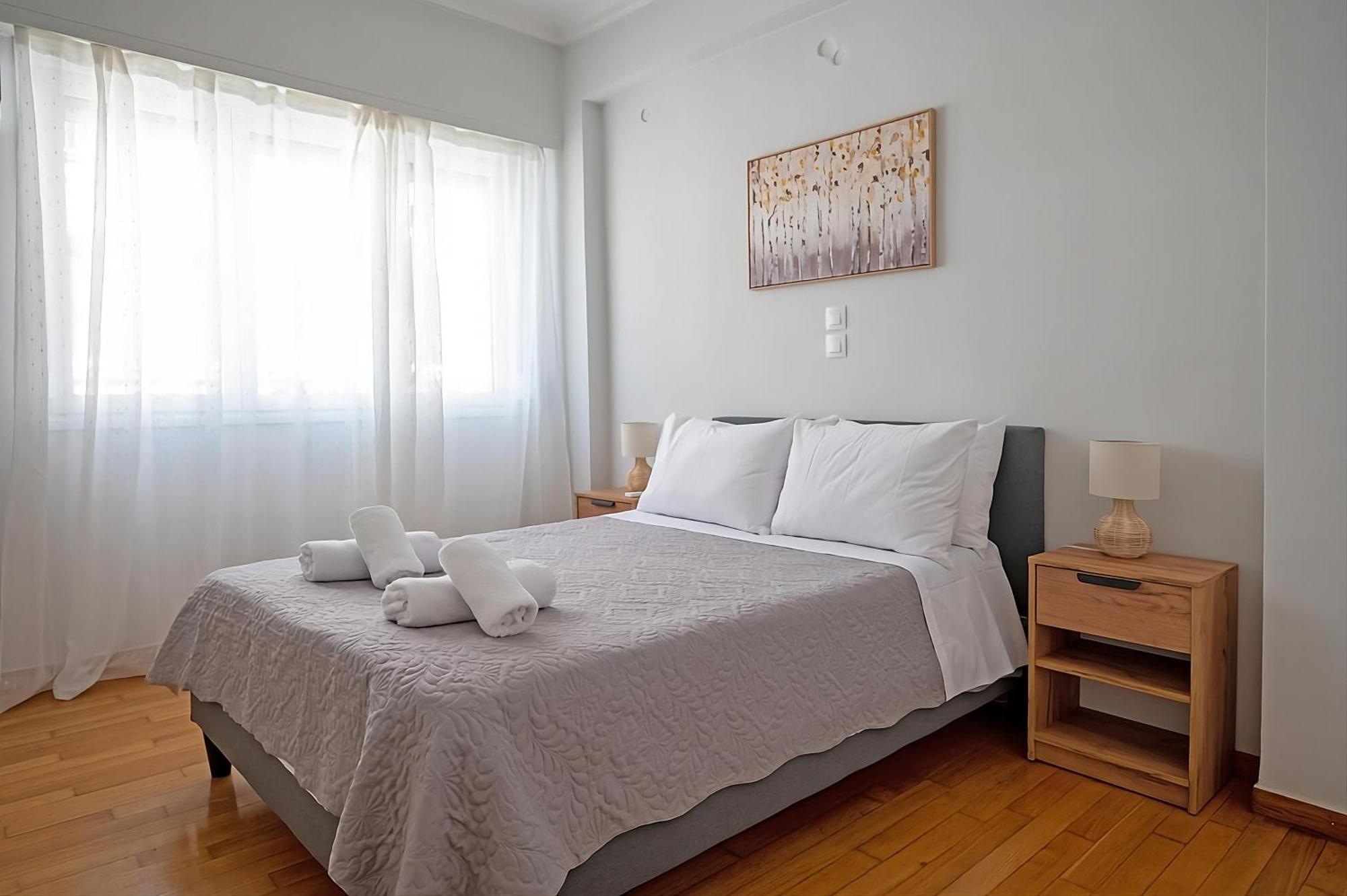 Entire Apt, 3Rd Floor, 1 Bedroom Ateny Zewnętrze zdjęcie