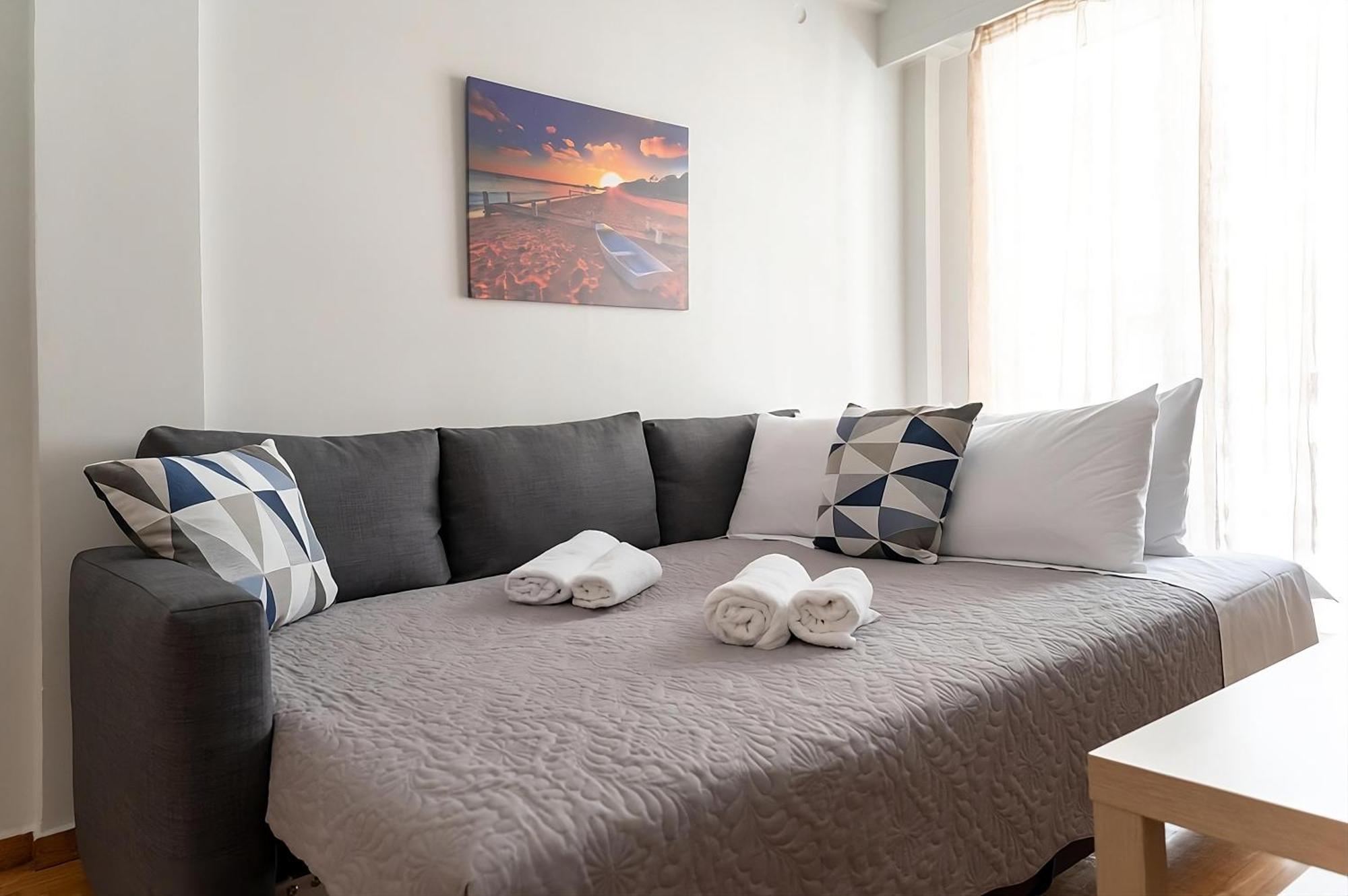 Entire Apt, 3Rd Floor, 1 Bedroom Ateny Zewnętrze zdjęcie